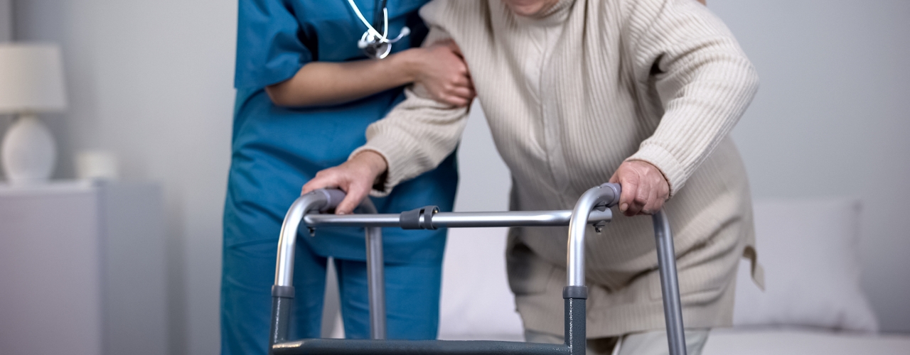 physical-therapy-clinic-total-hip-replacement-shanti-pt-edison-east-windsor-nj